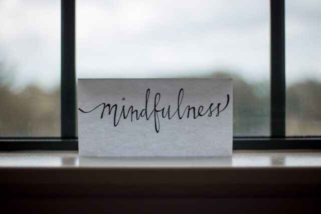 Mindfulness written on Note card